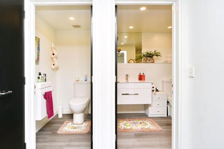 Photo of property in 2/272 Marine Parade, New Brighton, Christchurch, 8061