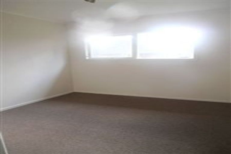 Photo of property in 1/68 Titirangi Road, New Lynn, Auckland, 0600