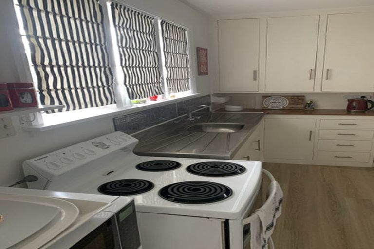 Photo of property in 2/131b Mcfaddens Road, Saint Albans, Christchurch, 8052