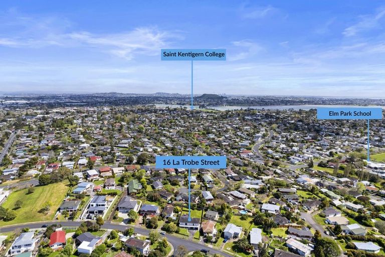 Photo of property in 16 La Trobe Street, Pakuranga Heights, Auckland, 2010