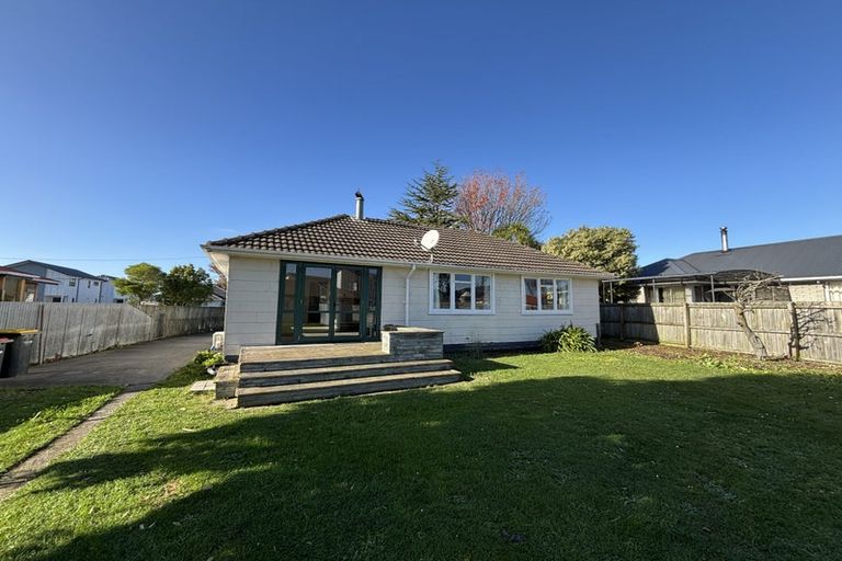 Photo of property in 37 Lambeth Crescent, Redwood, Christchurch, 8051