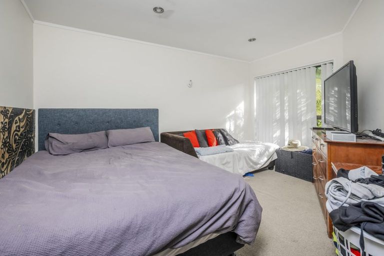 Photo of property in 136 Everglade Drive, Totara Heights, Auckland, 2105