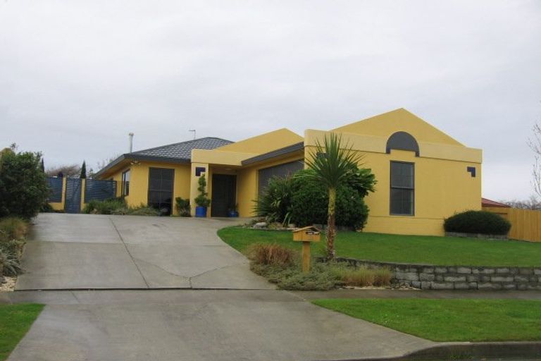 Photo of property in 21 Aspen Way, Kelvin Grove, Palmerston North, 4414