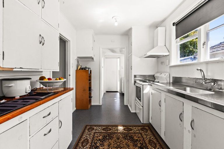 Photo of property in 27 Ward Crescent, Marewa, Napier, 4110