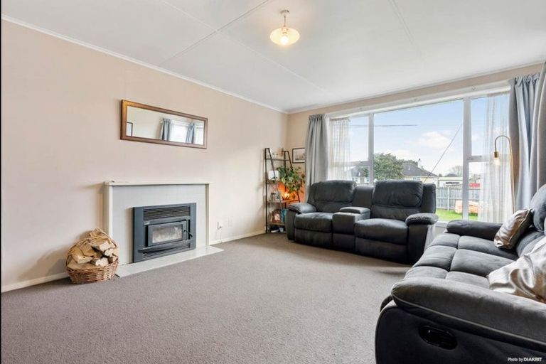 Photo of property in 42 Arimu Road, Papakura, 2110