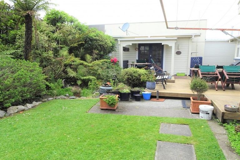Photo of property in 20 Hamilton Street, Hokitika, 7810