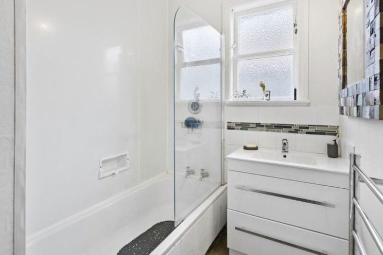 Photo of property in 29 Parata Street, Hokowhitu, Palmerston North, 4410