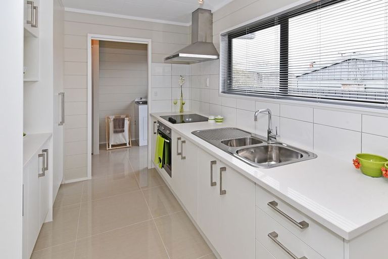 Photo of property in 22a Sutton Crescent, Papakura, 2110