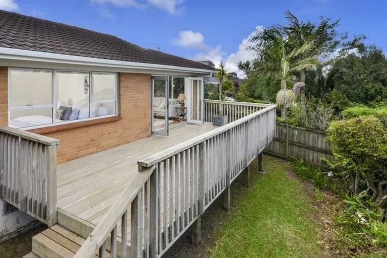 Photo of property in 2/148 Arran Road, Browns Bay, Auckland, 0630
