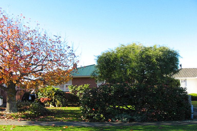 Photo of property in 21 Waipara Street, Cracroft, Christchurch, 8025