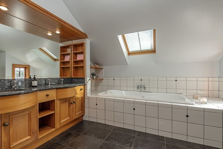 Photo of property in 23 Manapouri Crescent, Hokowhitu, Palmerston North, 4410