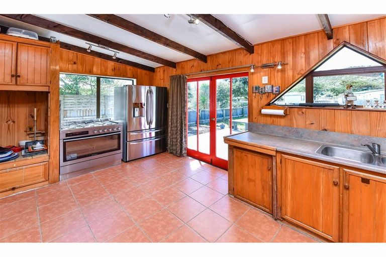 Photo of property in 9 Cordyline Road, Port Waikato, Tuakau, 2695