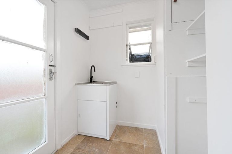 Photo of property in 2/22 Ranui Station Road, Ranui, Auckland, 0612