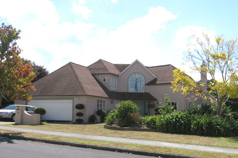 Photo of property in 58 Whiting Grove, West Harbour, Auckland, 0618