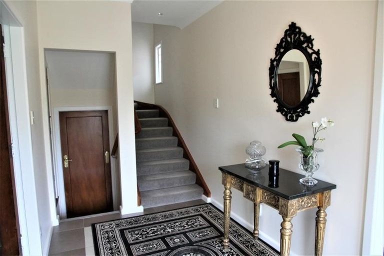 Photo of property in 9 Nicholson Road, Khandallah, Wellington, 6035