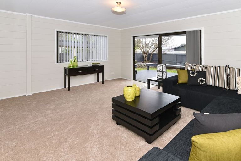 Photo of property in 22a Sutton Crescent, Papakura, 2110