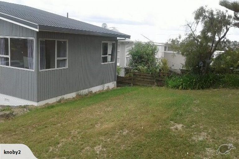 Photo of property in 14 Fairway Avenue, Red Beach, 0932
