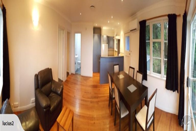 Photo of property in 77 Maungaraki Road, Korokoro, Lower Hutt, 5012