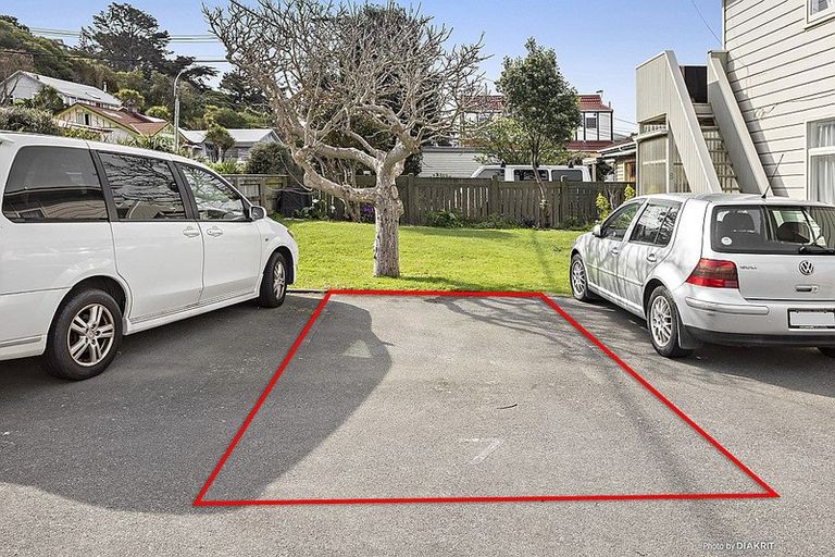 Photo of property in 7/139 Queens Drive, Lyall Bay, Wellington, 6022