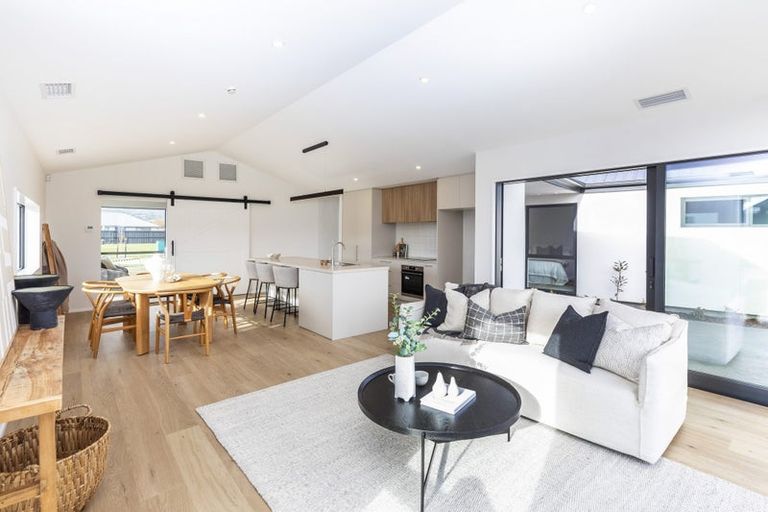 Photo of property in 100 Skibbereen Drive, Halswell, 8025