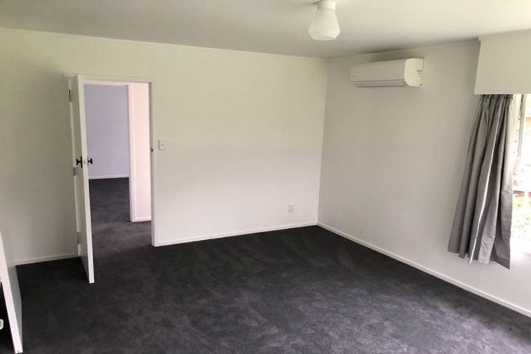 Photo of property in 2/95 Archers Road, Hillcrest, Auckland, 0629