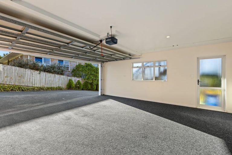 Photo of property in 49a Onewa Road, Northcote, Auckland, 0627