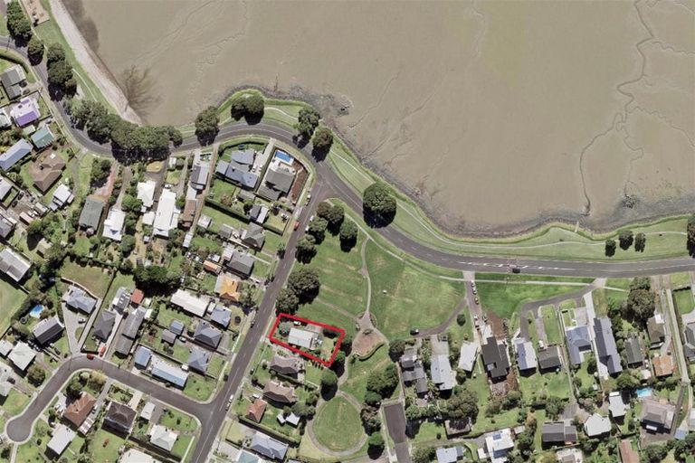 Photo of property in 2 Shortt Avenue, Mangere Bridge, Auckland, 2022