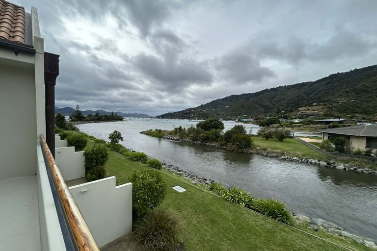 Photo of property in 10/45 Beach Road, Waikawa, Picton, 7220