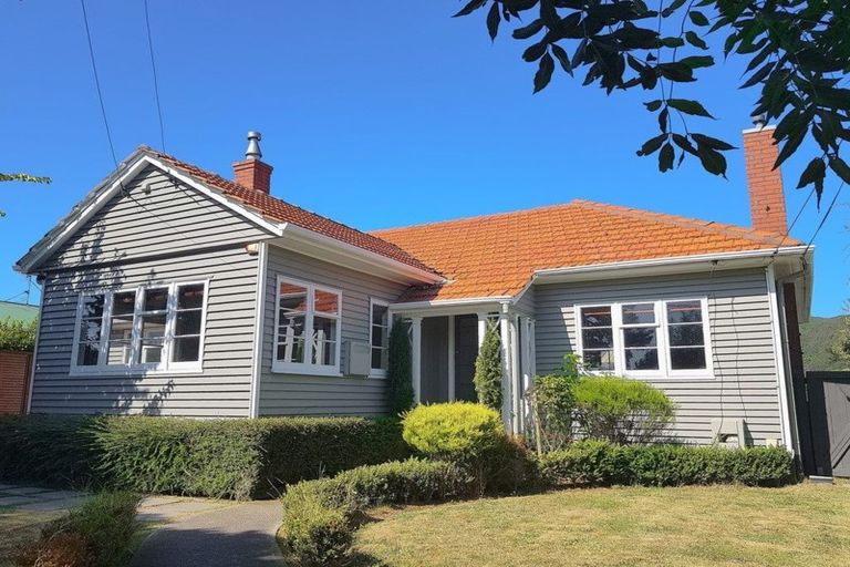 Photo of property in 23 Vincent Street, Waterloo, Lower Hutt, 5011