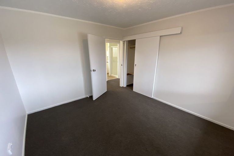 Photo of property in 17 Brougham Place, West Harbour, Auckland, 0618
