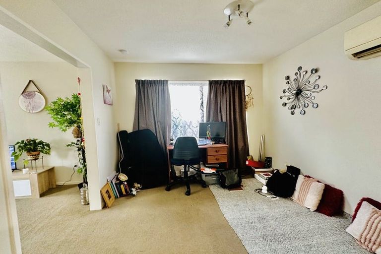 Photo of property in 2/92 North Avon Road, Richmond, Christchurch, 8013