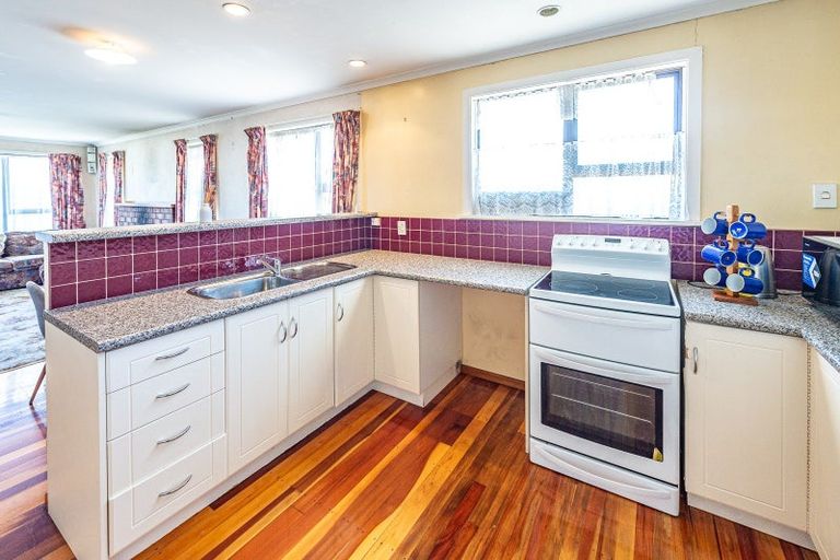 Photo of property in 6 Omori Place, Castlecliff, Whanganui, 4501