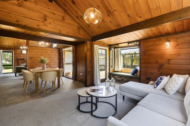 Photo of property in 295 Mangorei Road, Merrilands, New Plymouth, 4312