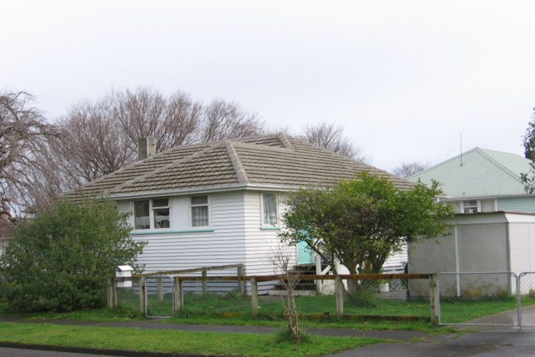 Photo of property in 35 Galway Avenue, Hokowhitu, Palmerston North, 4410