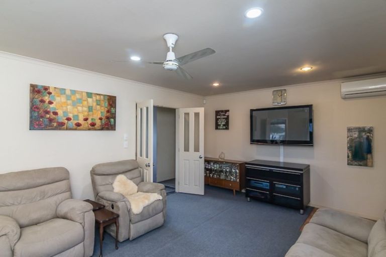 Photo of property in 94 Weggery Drive, Waikanae Beach, Waikanae, 5036