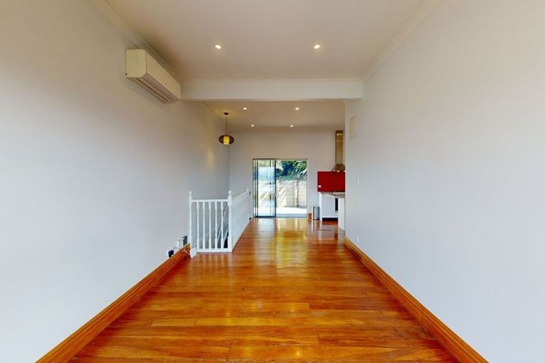 Photo of property in 53 Sutherland Road, Melrose, Wellington, 6023