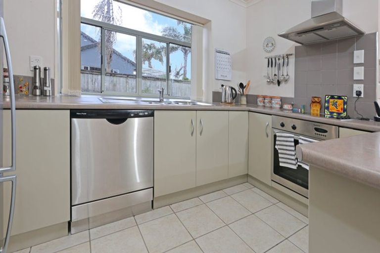 Photo of property in 32 Highfields Terrace, Henderson, Auckland, 0612