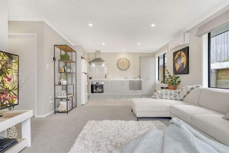 Photo of property in 3/142 Forest Lake Road, Forest Lake, Hamilton, 3200