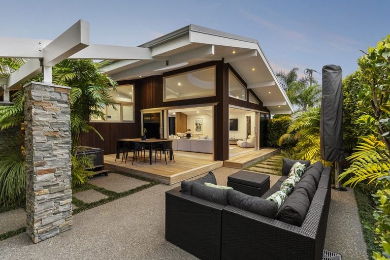 Photo of property in 39 Doment Crescent, Orewa, 0931