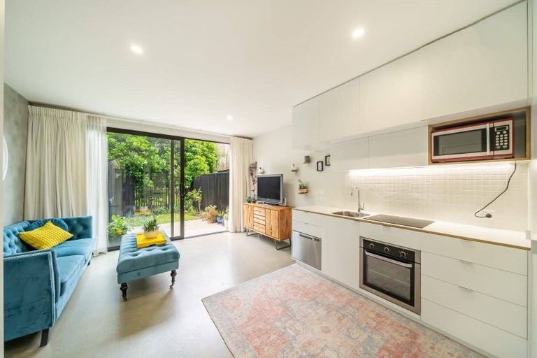 Photo of property in 15 Te Ara O Paetutu, Petone, Lower Hutt, 5012