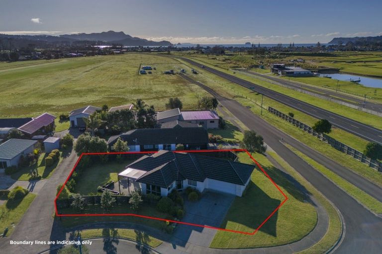 Photo of property in 2 Oscar Place, Whitianga, 3510
