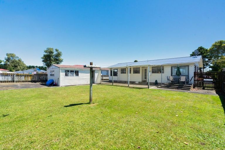 Photo of property in 33 Solway Street, Levin, 5510