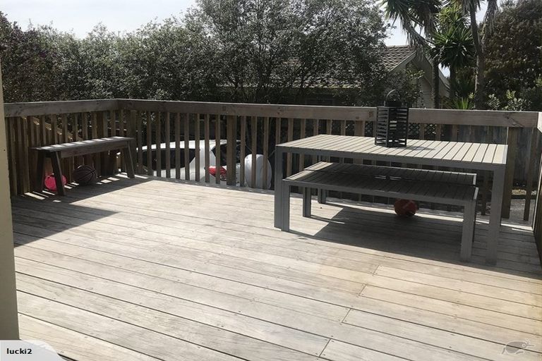 Photo of property in 4 Hassan Drive, Massey, Auckland, 0614