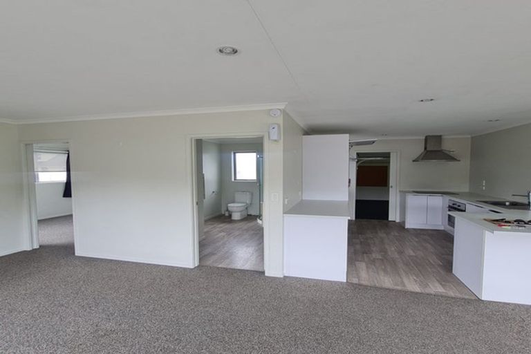 Photo of property in 8 Wells Place, Whitianga, 3510