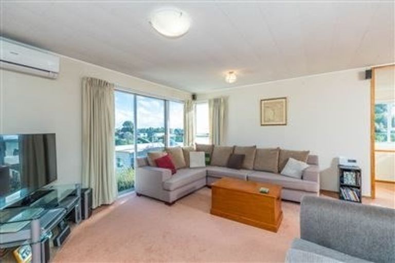 Photo of property in 3 Stott Avenue, Birkdale, Auckland, 0626