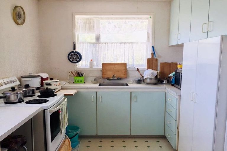 Photo of property in 1/90 Titirangi Road, New Lynn, Auckland, 0600