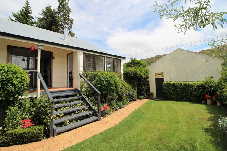 Photo of property in 6 Matau Street, Clyde, 9330