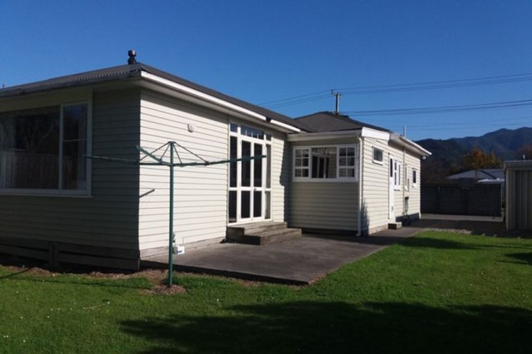 Photo of property in 49 Waite Street, Featherston, 5710