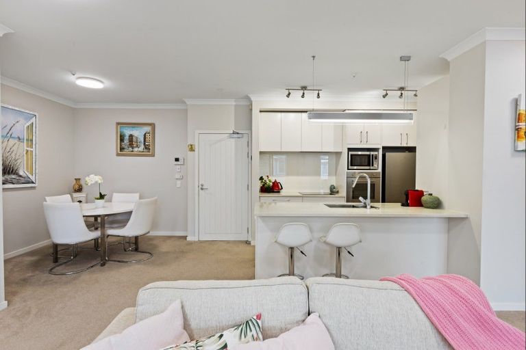 Photo of property in 48 Rewa Rewa Lane, Orewa, 0931