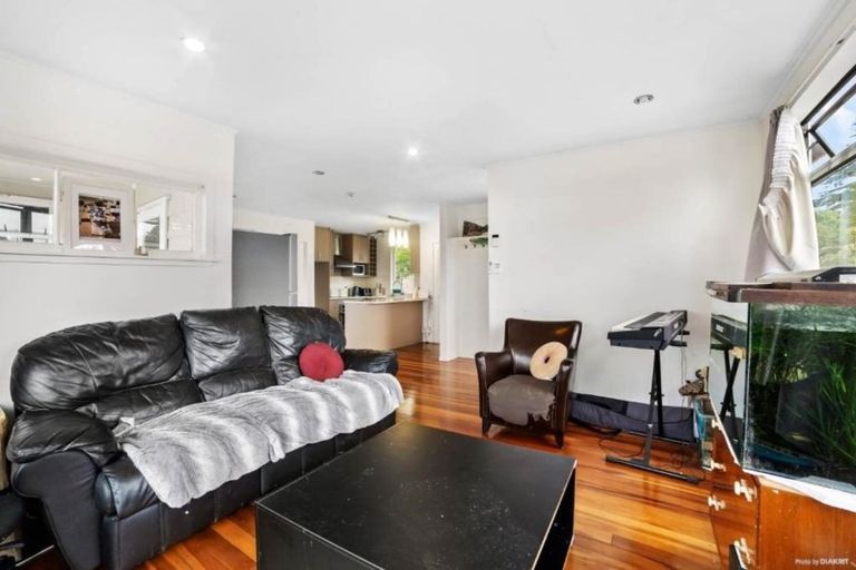 Photo of property in 40 Taurus Crescent, Beach Haven, Auckland, 0626